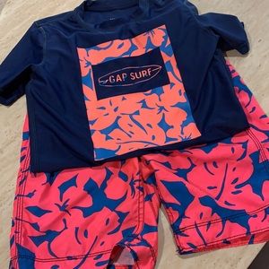 Gap Boys Swim Set (rash guard and trunks)